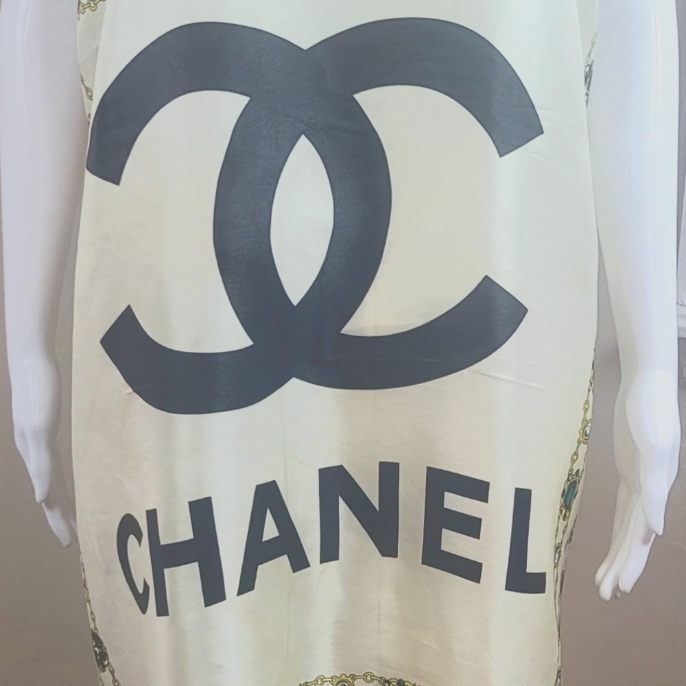 VINTAGE CHANEL 90'S SILK SCARF - HUGE -  MANY WAYS TO WEAR- 35" Square